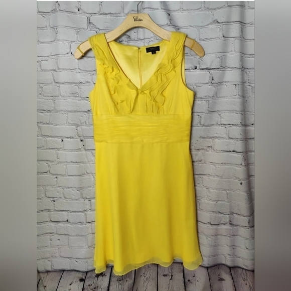 Tahari Arthur Levine Yellow Silk Ruffle Empire Waist Dress Size 10 - Picture 1 of 6